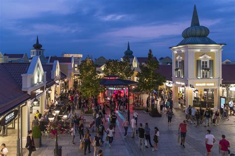 parndorf outlet stores.